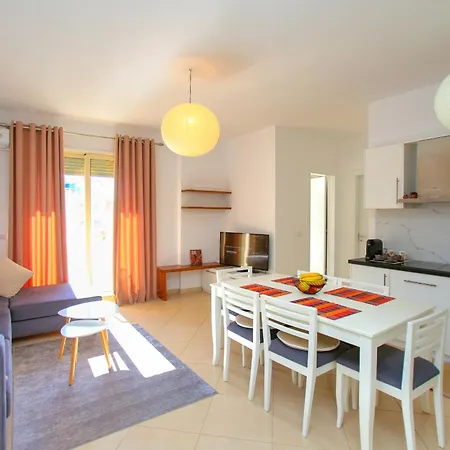 In Lungomare 085 Vlorë