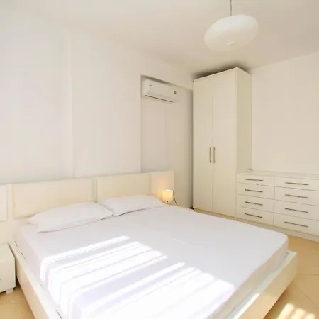 In Lungomare 085 Vlorë