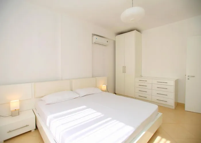 In Lungomare 085 Vlorë