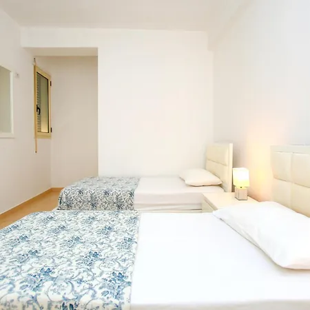 In Lungomare 085 Apartment *